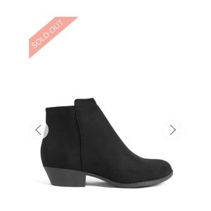 ‼️SALE‼️ Sold Out Black Ankle Booties